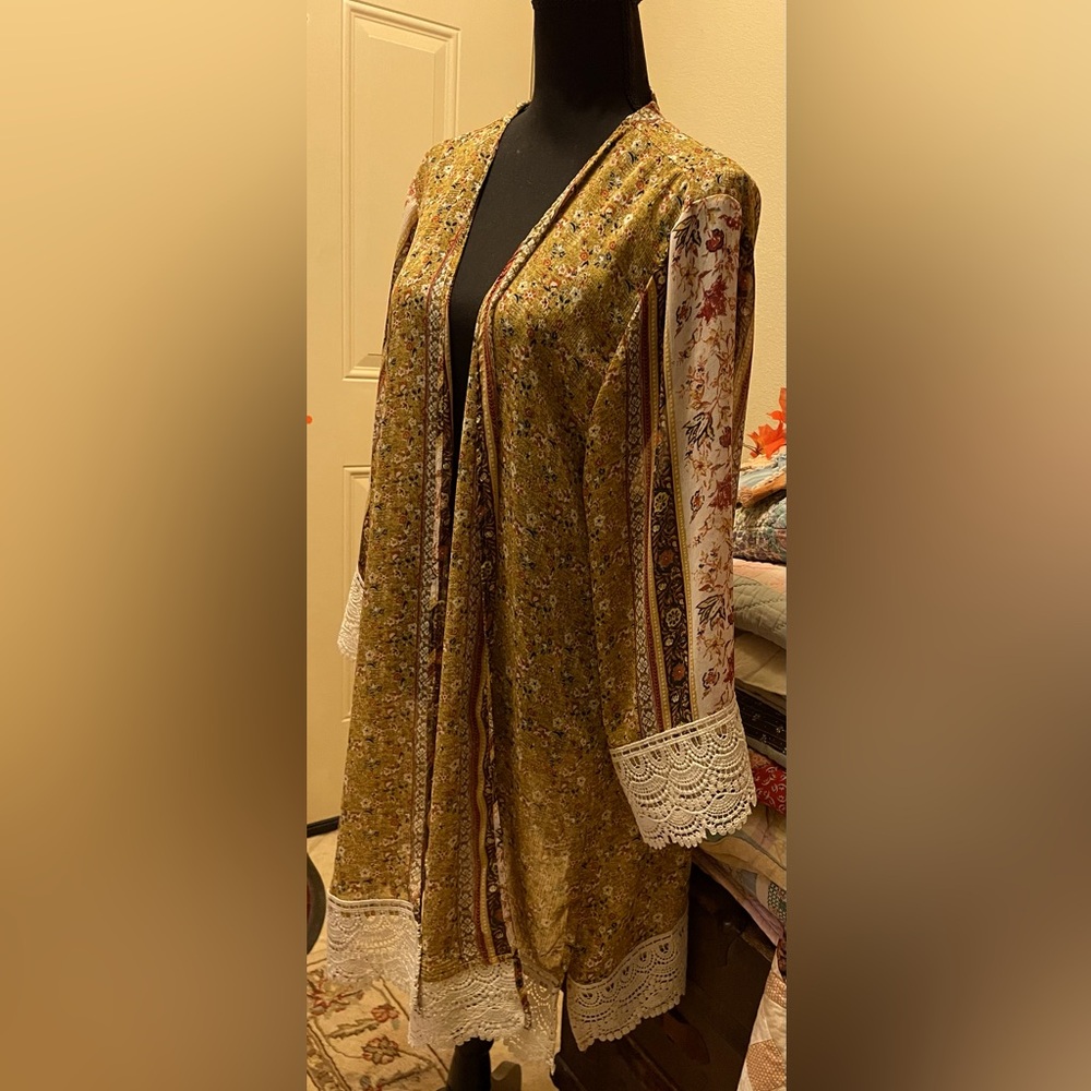 Rewind Floral Print Kimono with Lace Trim Size XXL NWOT